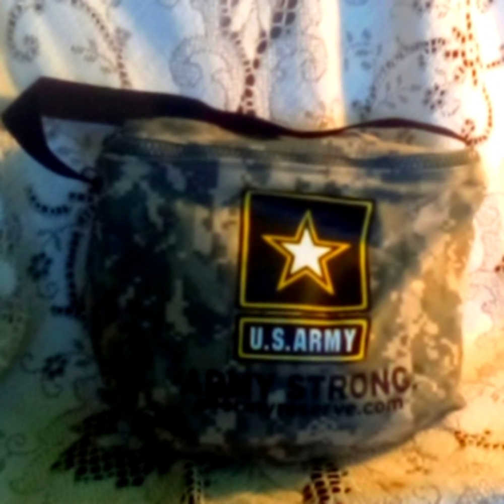 US Army Insulated camouflage bag